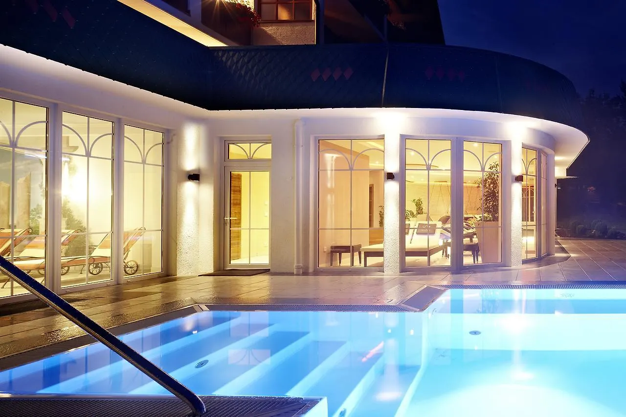 Hotel Neue Post Bodenmais 4*,